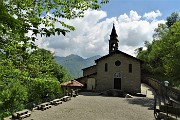 81 Santuario Madonna del Perello, sagrato rivolto a sud